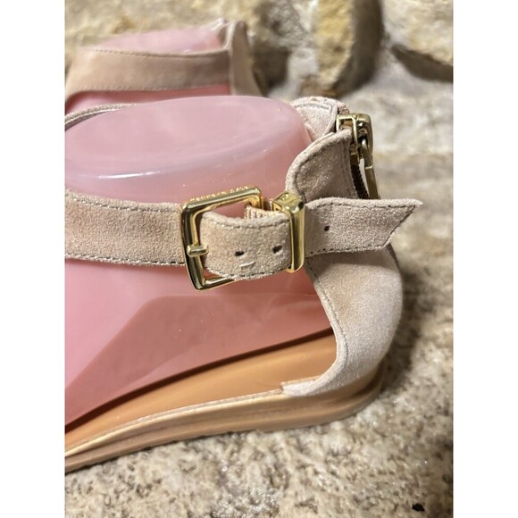KENNETH COLE Judd Tan Suede T-Strap Demi Wedge Back Zip Buckle Sandals Shoes 8 - Picture 2 of 8
